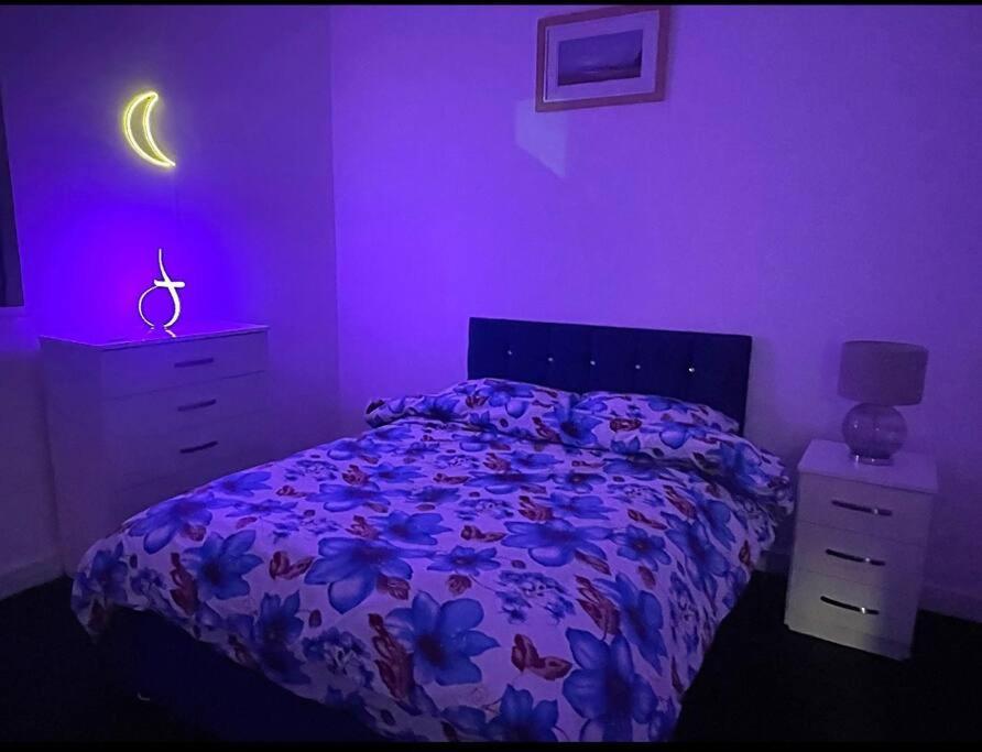 曼彻斯特Modern 2-Bed Flat In Salford公寓 外观 照片