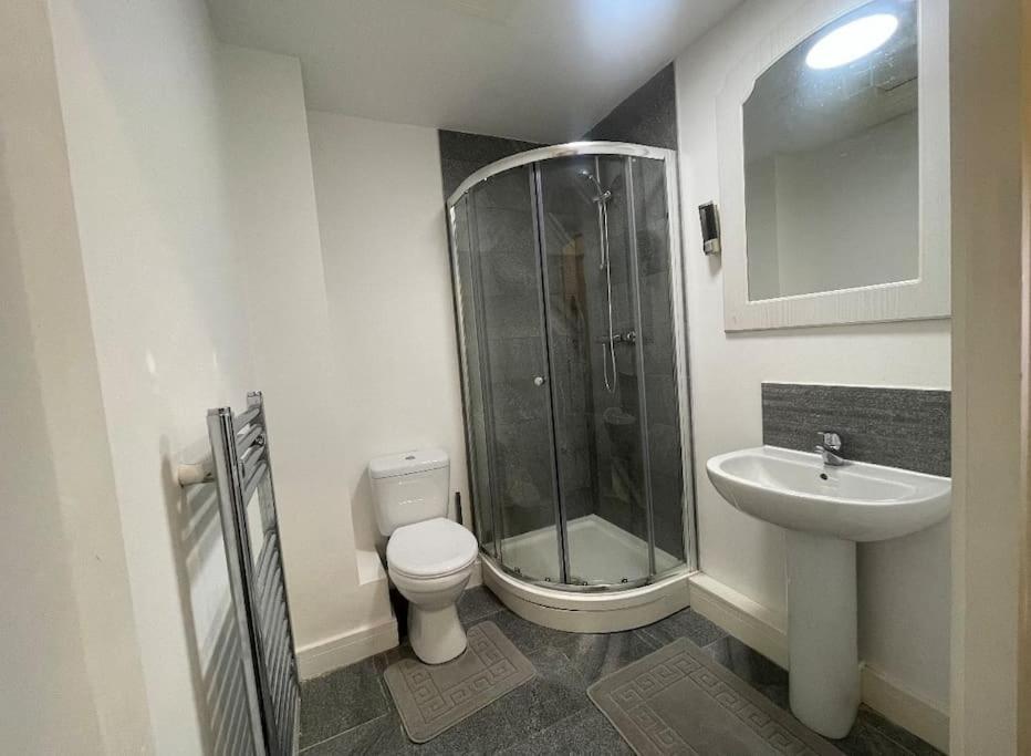 曼彻斯特Modern 2-Bed Flat In Salford公寓 外观 照片